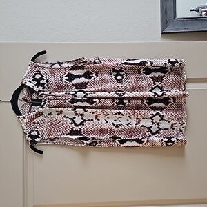 5 /$20 Worthington blouse